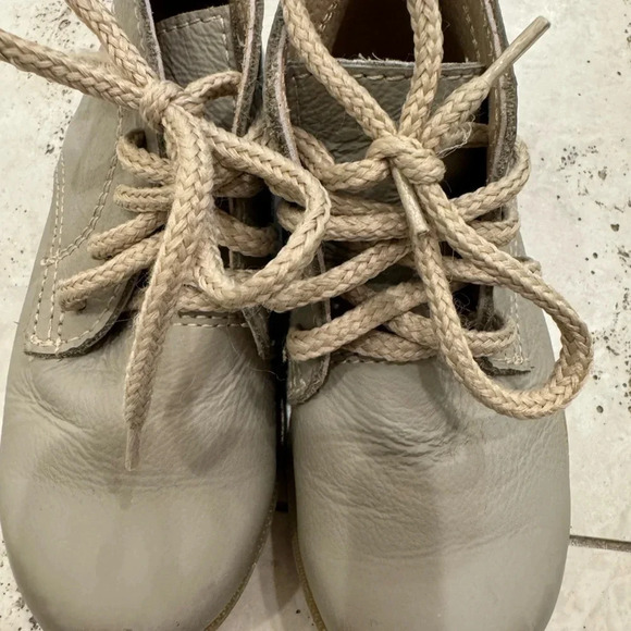 The Humble Soles Leather Grey Chukka Lace-Up Boots - Picture 5 of 8